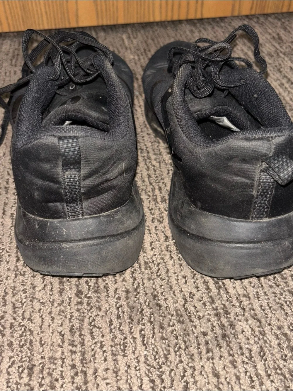 Nike Black Men's Lightweight Downshifter 12 Sneakers
